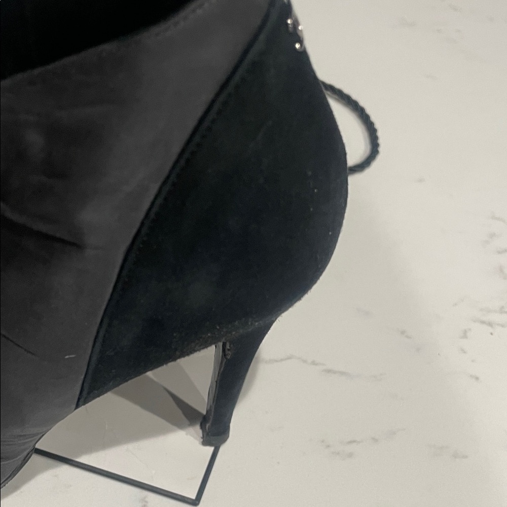 CHANEL Black Heeled Boots with Bow Accent - Picture 5 of 9